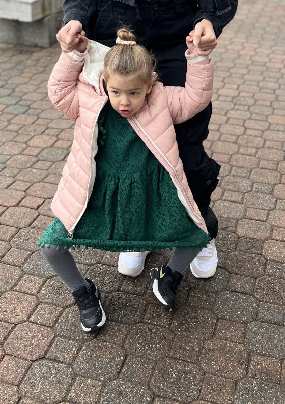 no one makes me laugh like my daughter bro bc why is she like this??