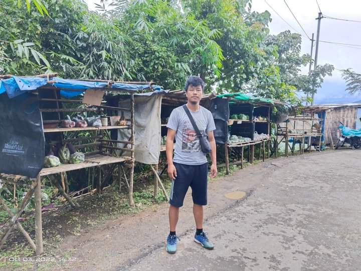 mizozeitgeist's tweet photo. SHOPS WITHOUT KEEPERS.
NGHAH LOH DAWR | near #Darzo village in #Hnahthial dist. #Mizoram
(courtesy: Stephen Vanlalduhsaka) https://t.co/JhEO2L3wn1