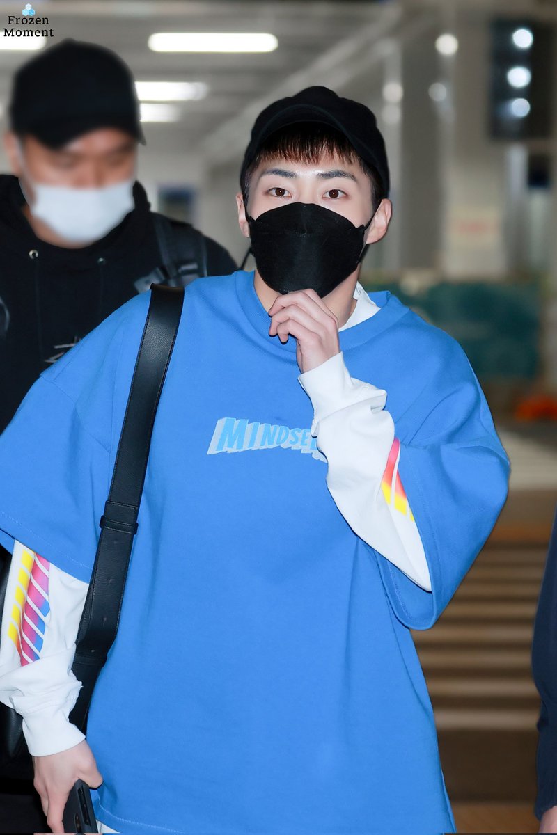 phusvhyta10's tweet photo. 221207✈️ Selamat sampai tujuan kesayangan aku XIUMIN and CHEN 🥰❤💗

#EXO @weareoneEXO
#XIUMIN #CHEN #FILIPINA #BEYOU2 #XiuminChenFilipina #WeAreOne #ExoSaranghaja #EXOexol https://t.co/FQmTTcTT4h