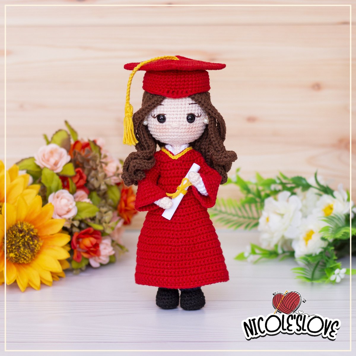 NicolesLove_'s tweet photo. Graduada personalizada 👩🏻🎓¡Congratulation! 🎓🥳
Un lindo pedido que se fue hasta la ciudad de Mollendo ❤
#graduada #graduado #graduación #regalosparagraduacion
#amigurumi #regaloperfecto #regalopersonalizado #muñecotejido #hechoconamor #limaperu #compraperuano #hechoamano https://t.co/wC2x6qhDaY