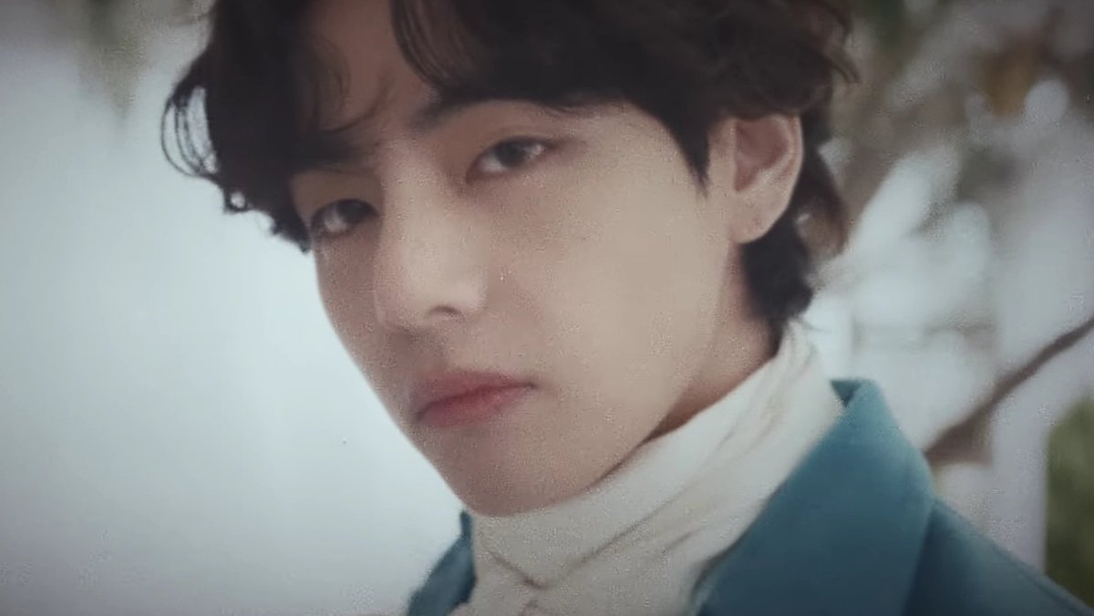 contextlessbts's tweet photo. i am in love. prince taehyung. https://t.co/rIHEqrj1Kv