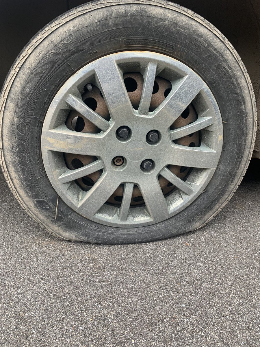 WOSpeechie's tweet image. Yesterday I got a flat and our secretary called her husband (pastor at a local church) to come and change it for me so I could get home safely 🖤🤍 So grateful to be part of this kind and selfless community! #GoWO