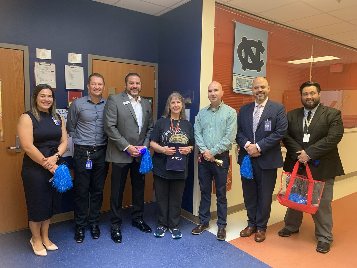 Look at our fabulous ⁦<a href="/IrvingISD/">Irving ISD</a>⁩ Guest Educator of the Month for November! Congrats Ms. Adams ⁦<a href="/townleytorches/">TownleyTorchlighters</a>⁩ we are so proud to have you represent us!