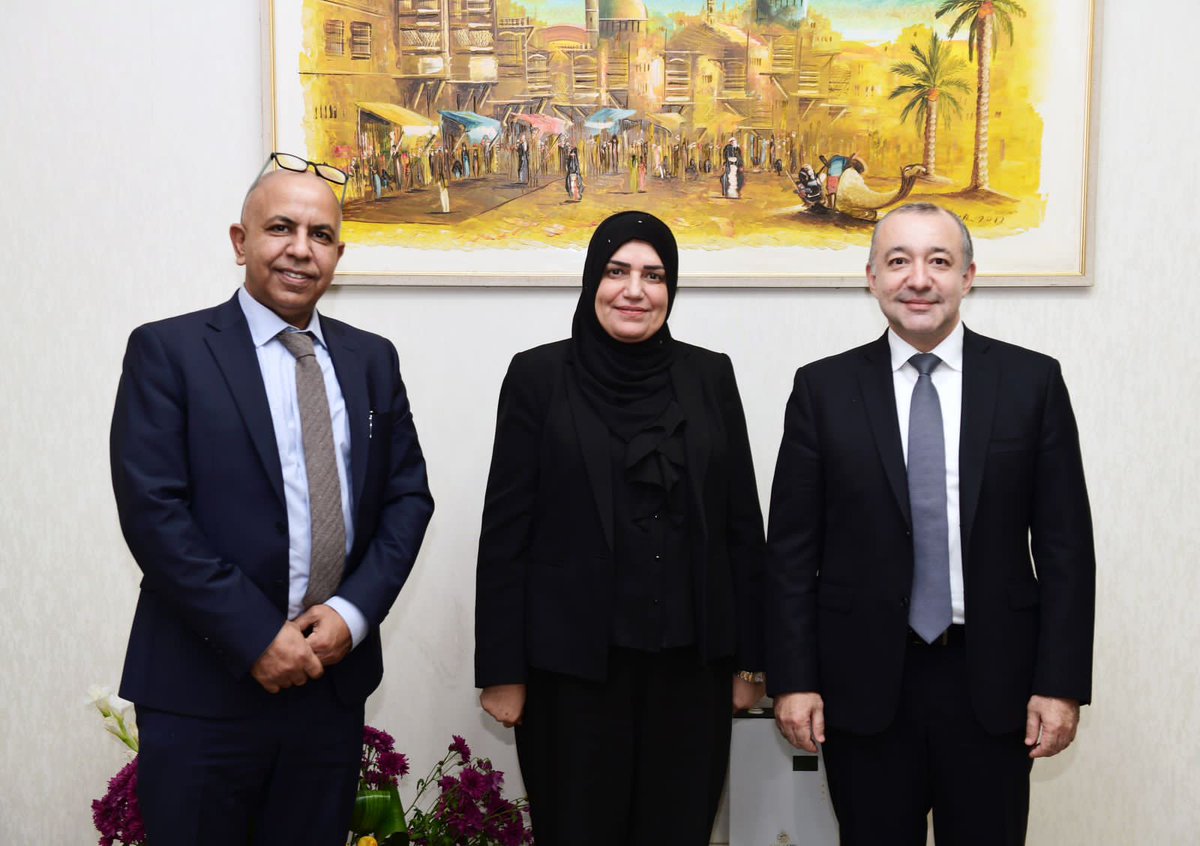 وزير المالية طيف سامي تبحث تعزيز مجالات التعاون المشترك مع صندوق النقد الدولي، والاستفادة من الامكانات التقنية الحديثة في قطاع المال والإقتصاد ودعم المشاريع التنموية المستدامة ، فضلا عن مناقشة استراتيجيات وتوقعات الإقتصاد العراقي وبرامج الدعم بين الجانبين
m.facebook.com/story.php?stor…