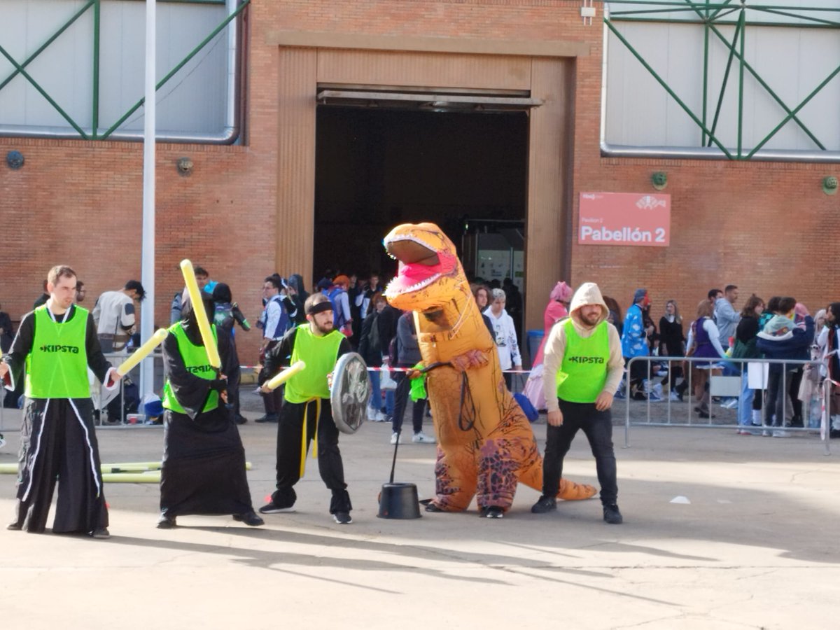 Que no se diga que en el jugger no se apuesta por la diversidad (imágenes de nuestro stand conjunto a <a href="/Jugger_Sevilla/">Jugger Sevilla</a> en el pasado mangafest).