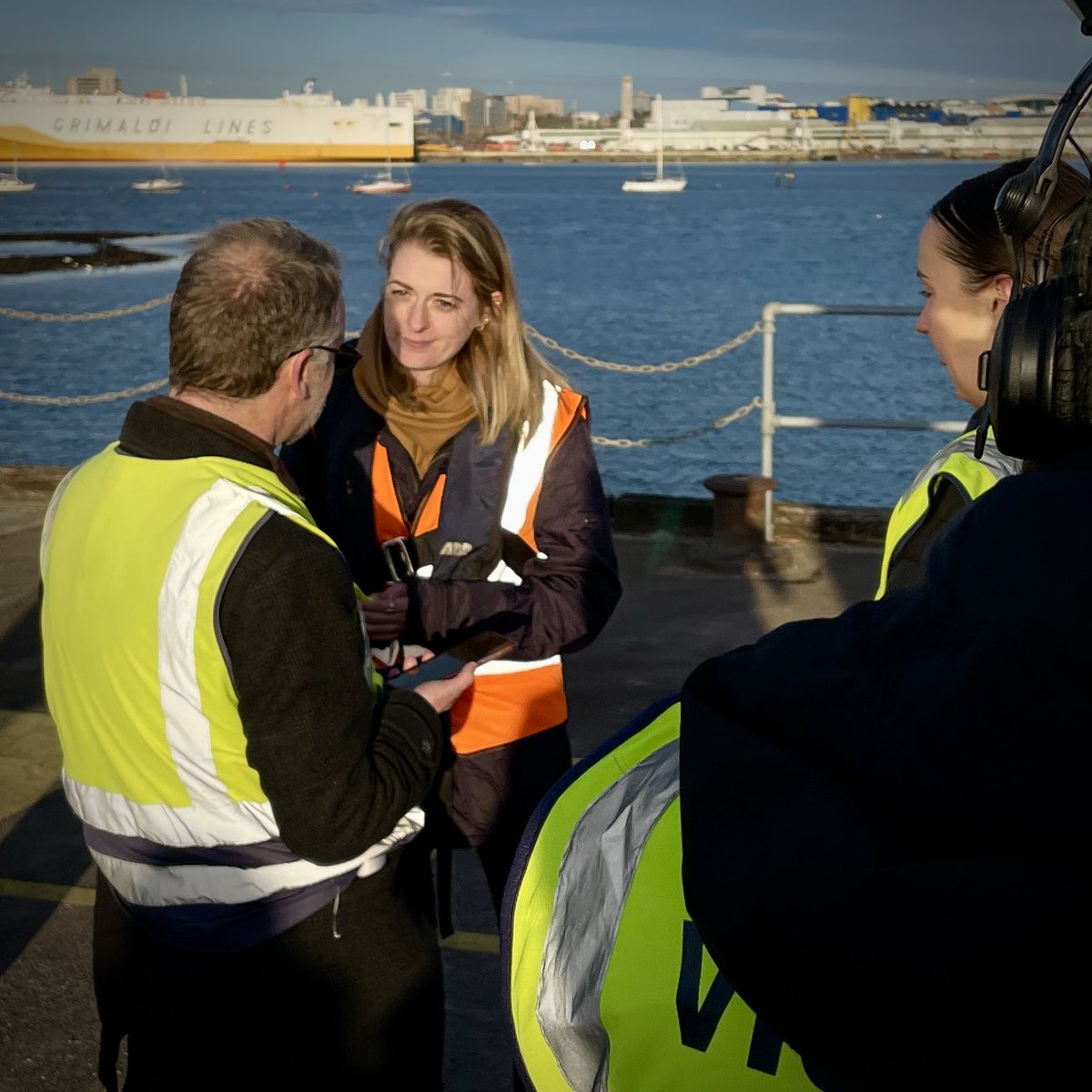 Peter_Henley's tweet photo. Finally! A green light for Solent Freeport, minister ⁦@DehennaDavison⁩ taking a tour of potential investment sites on the New Forest side of Southampton Water https://t.co/qO8MiuXYjy