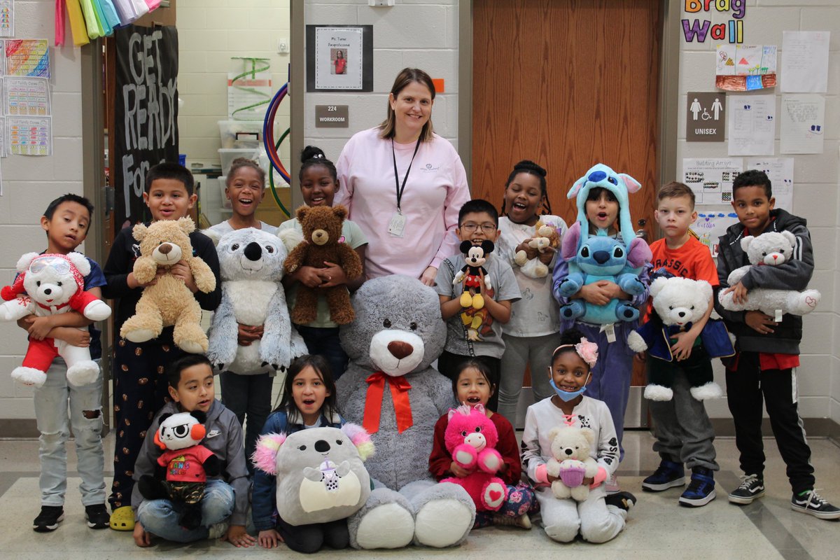 FsiaMedia's tweet photo. Today was Bring Your Favorite Stuffed Animal Day here at Fair Street. We sure had a lot of stuffed animals, some were bigger than the teachers! Tomorrow is Grinch Day - wear green, dress like a character from the Grinch or even the Grinch himself. @GCSS_FS @FSIAprincipal https://t.co/wIbYDGy01m