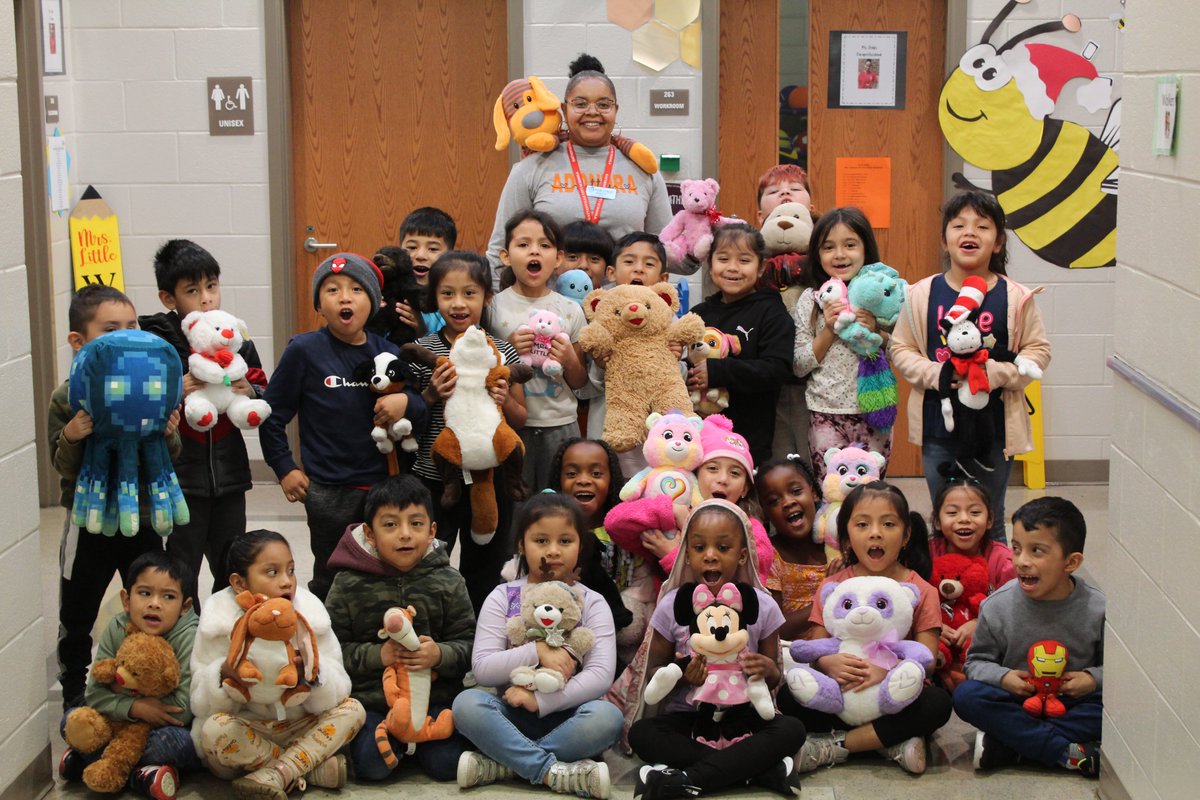 FsiaMedia's tweet photo. Today was Bring Your Favorite Stuffed Animal Day here at Fair Street. We sure had a lot of stuffed animals, some were bigger than the teachers! Tomorrow is Grinch Day - wear green, dress like a character from the Grinch or even the Grinch himself. @GCSS_FS @FSIAprincipal https://t.co/wIbYDGy01m