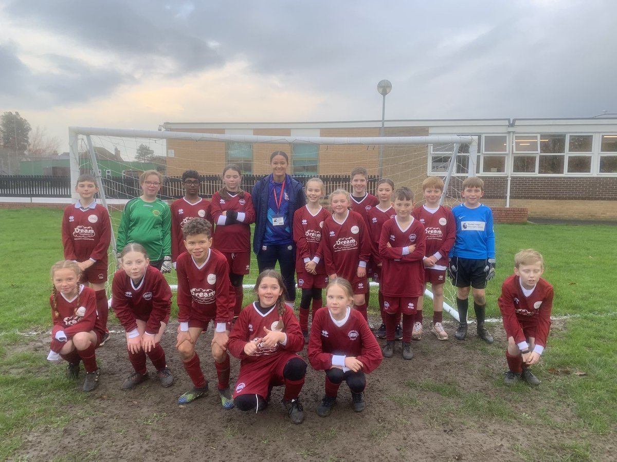 SchoolsAgainstR's tweet photo. Well done to Pakefield for finishing 2nd in the #SchoolsAgainstRacism football festival tournament at Red Oak.They worked so hard in the anti racism workshops and in the football tournament🖤🤍 @PfieldPrimary @ActiveLearningT @Active_Suffolk @NatashaThomas_7 @OakRed230 @ItfcBluey https://t.co/tpRIuLO3S1
