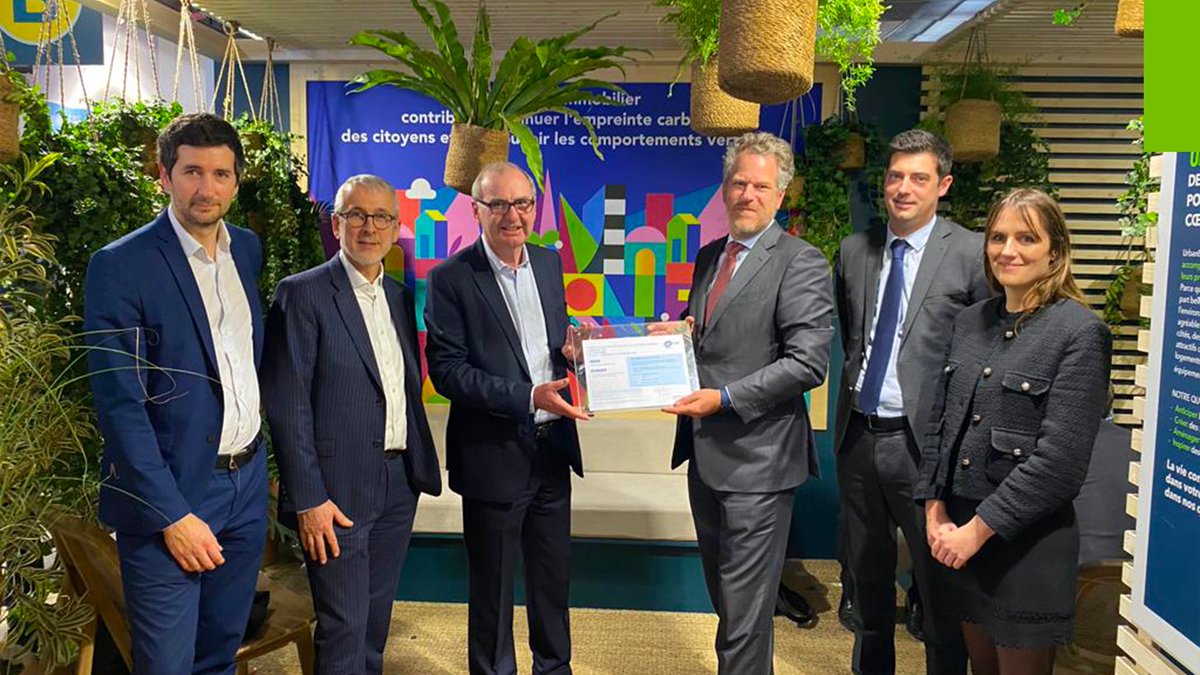 Bouygues_Immo's tweet photo. Remise de la convention sur la démarche de certification en maturité 2 avec #Cerqual !🤝
Avec la participation d'Antoine DESBARRIERES, DG Cerqual et Emanuel PATRIGNANI, DG Patrignani.
#SIMI2022 https://t.co/swFswugB6O