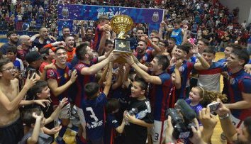 Queridos Cuervos y Cuervas les dejo una 🏆 más ...
El noveno título de Liga Torneo AFA.
⬇️
🏆🏆 1999 - Torneo Apertura y Clausura
🏆🏆🏆🏆 2000/2001/2004/2006 - Torneo Clausura
🏆🏆🏆 2018/2019/2022 - Torneo AFA

En el siguiente hilo van los otros títulos
💙🥇🏆❤️
<a href="/CASLAFutsal/">CASLA Futsal</a>