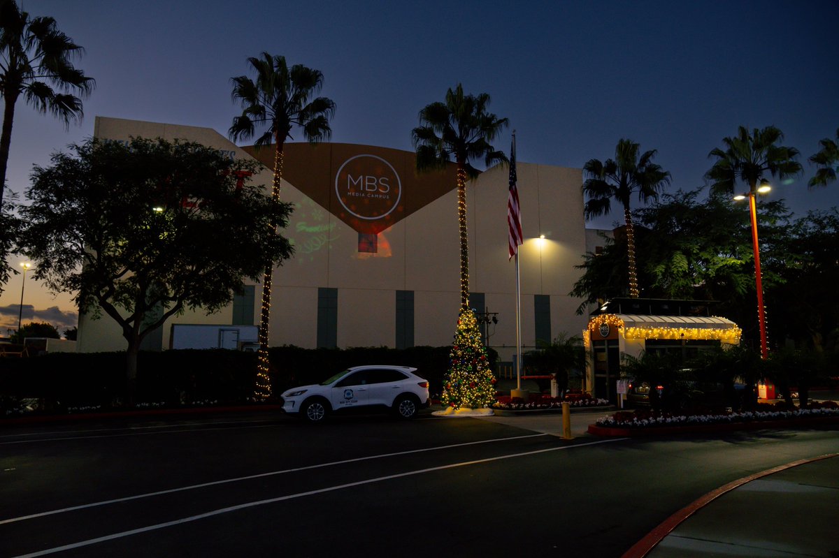 Just a little holiday spirit for an early morning start on the lot!

#mbs #mediacampus #mbseco #thembsgroup #holidays
