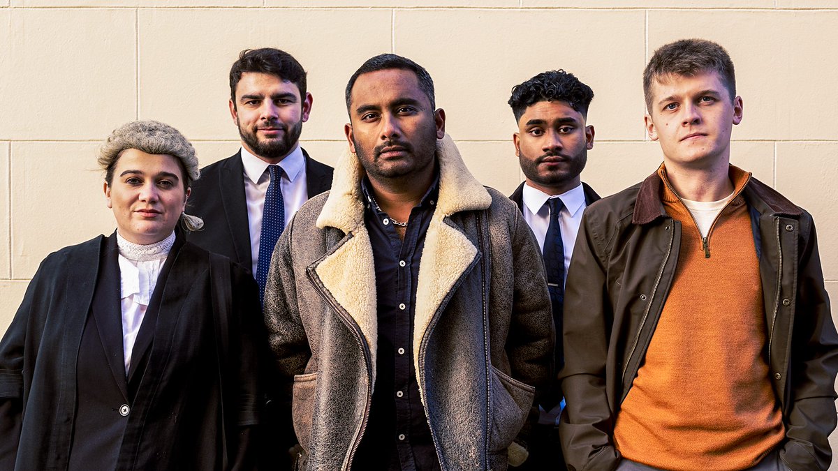 SocialMobilityF's tweet image. We loved @amolrajan’s #HowToCrackTheClassCeiling documentary. It showed how employers miss out on hiring talent by not taking socioeconomic diversity seriously.

This is one of our specialist subjects 🧵