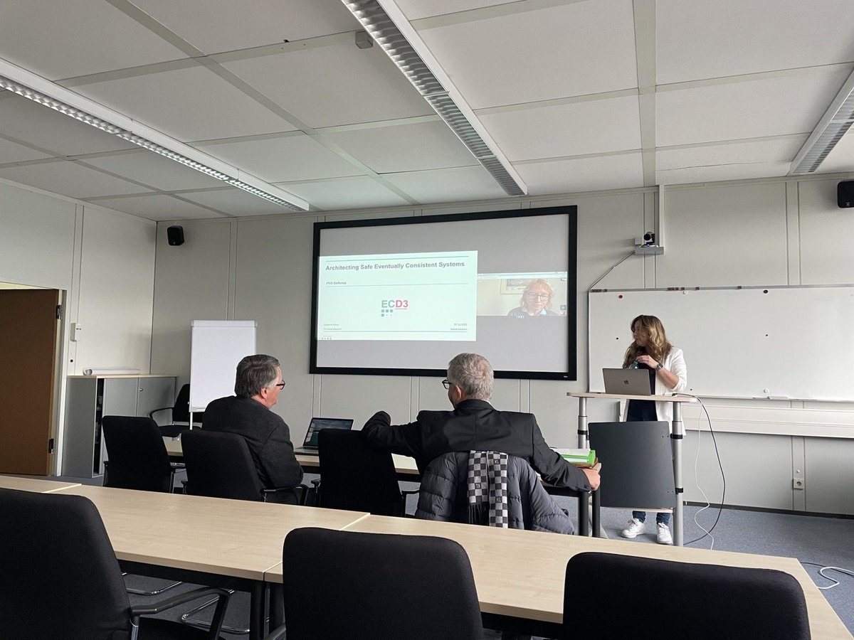 GerdAschemann's tweet photo. In Kürze gehts los, heute hält 🐘susannebraun@mstdn.social einen ganz besonderen Vortrag, die #Disputation zu ihrer Doktorarbeit an der TU Kaiserslautern - viel Glück! #Archicture https://t.co/p5gQk689gl