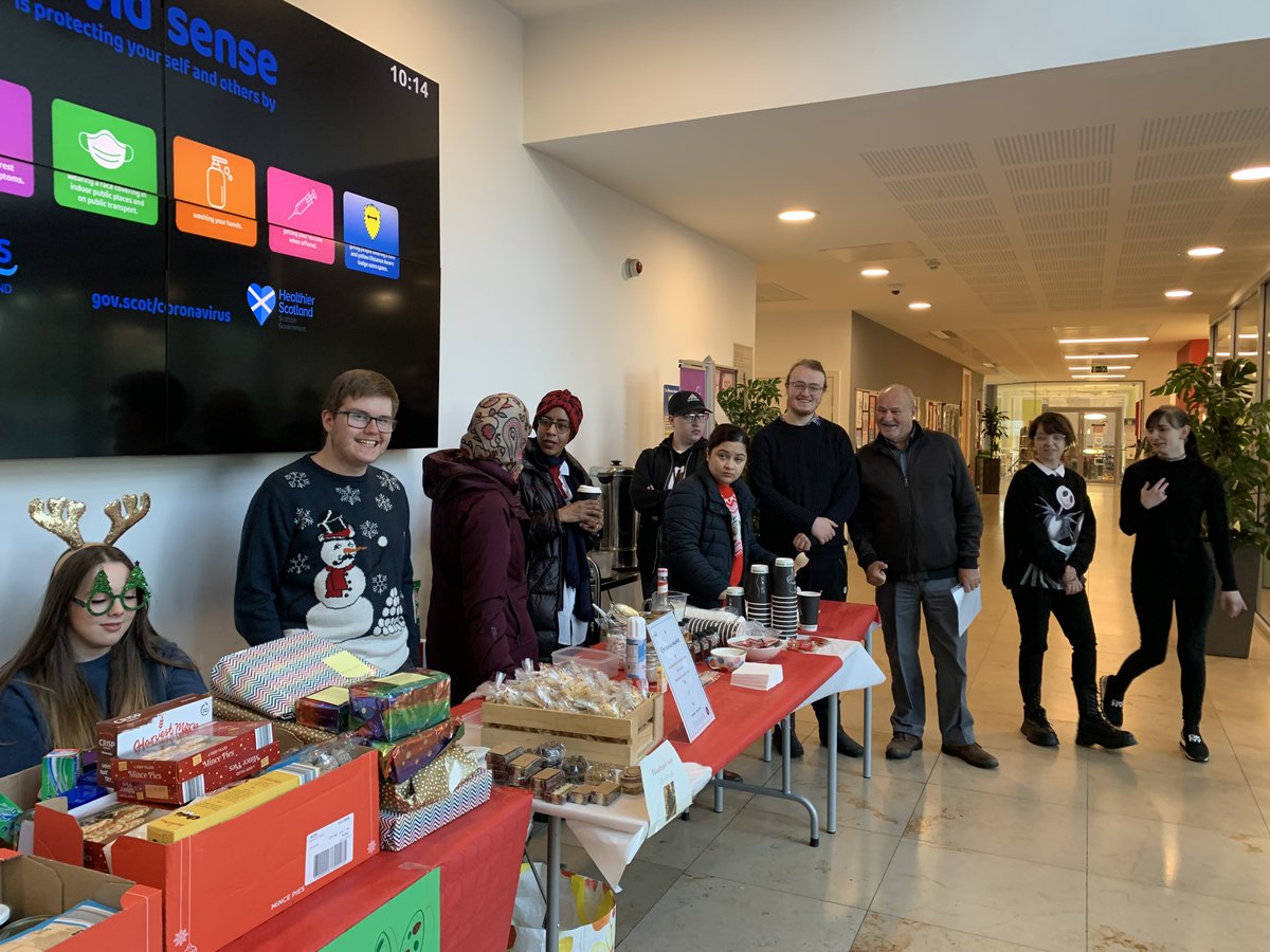 @Glasgow_ClydeGatewayGateway to Early Years and Social Care Anniesland Campus. #teamworkmakesthedreamwork #employability # festive market, raising money for Charity. #teamworkmakesthedreamwork #employability  #newskills <a href="/OfficialGCCSA/">OfficialGCCSA</a>