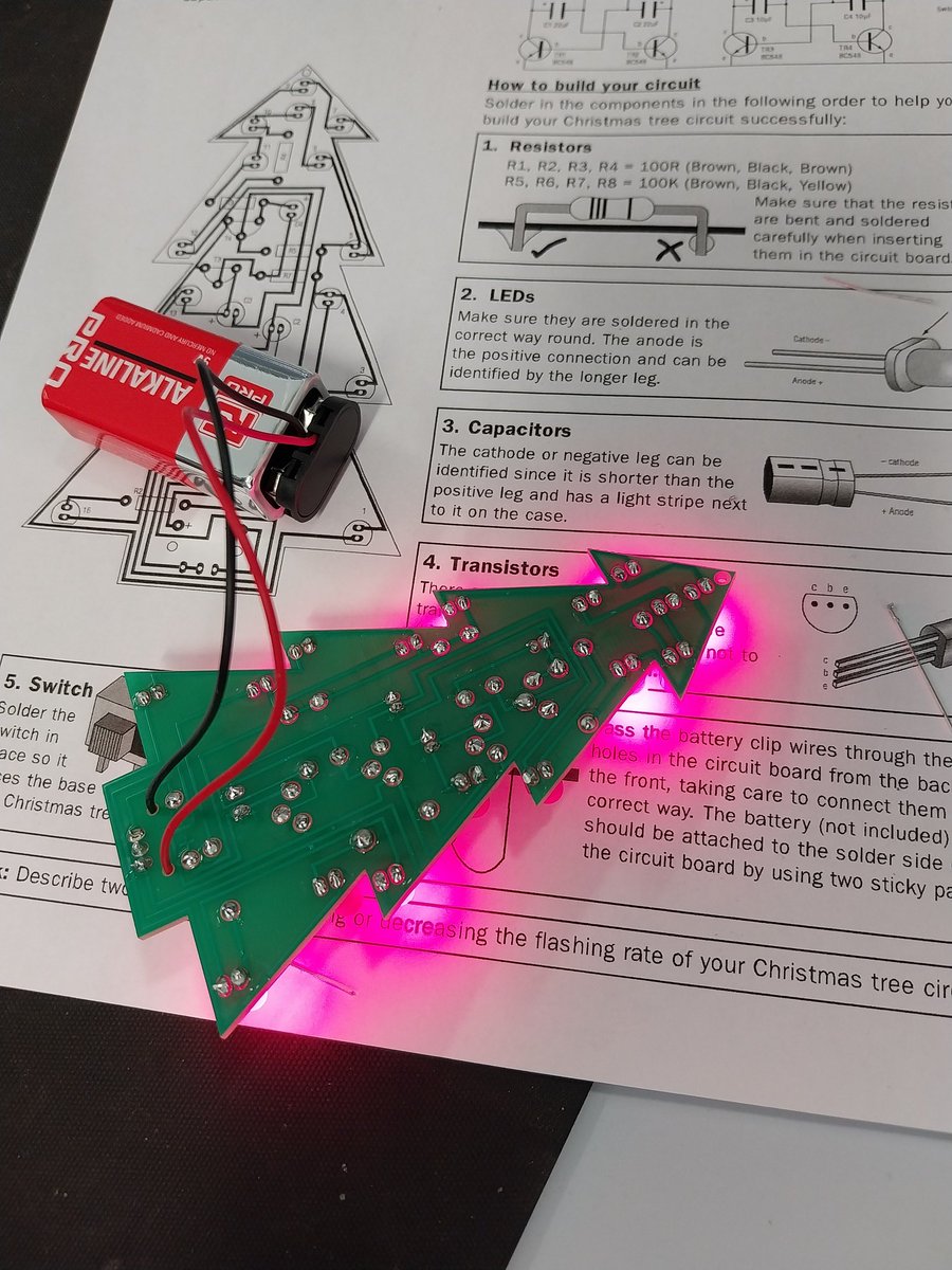 ElectronicsJon's tweet photo. Some great work from today's festive edition of #DiamondWednesdayTUOS. A big thankyou to Marcus and Cecil for running today's session π @ShefACSE @TUoSEEE @SheffUniEng @shefcompsci @sheffielduni https://t.co/arfA670Fsu