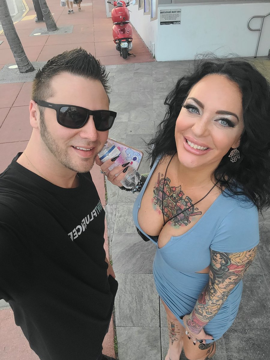 Was so much fun in Miami for art basel! Can't wait til next year! 🙌🏽🔥