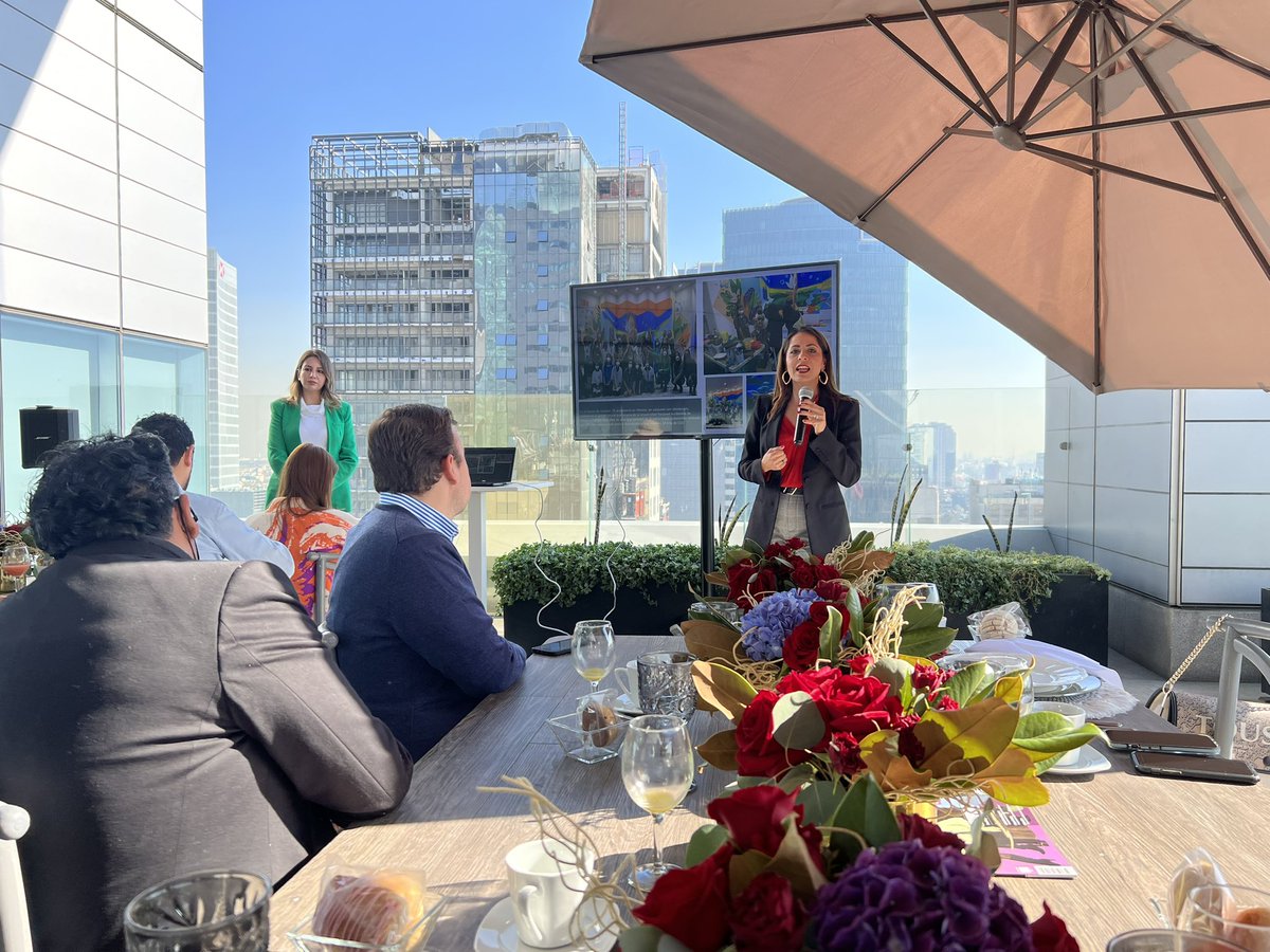 MiguelPallares's tweet photo. Hoy Fernanda Guarro, directora general de 3M México, cierra el 2022 con un recuento de diversas actividades vinculadas con la ciencia, impulso a mujeres, sustentabilidad, equidad, medio ambiente y temas STEM, entre otros.

#3M #Innovación https://t.co/O0pd49SpPg