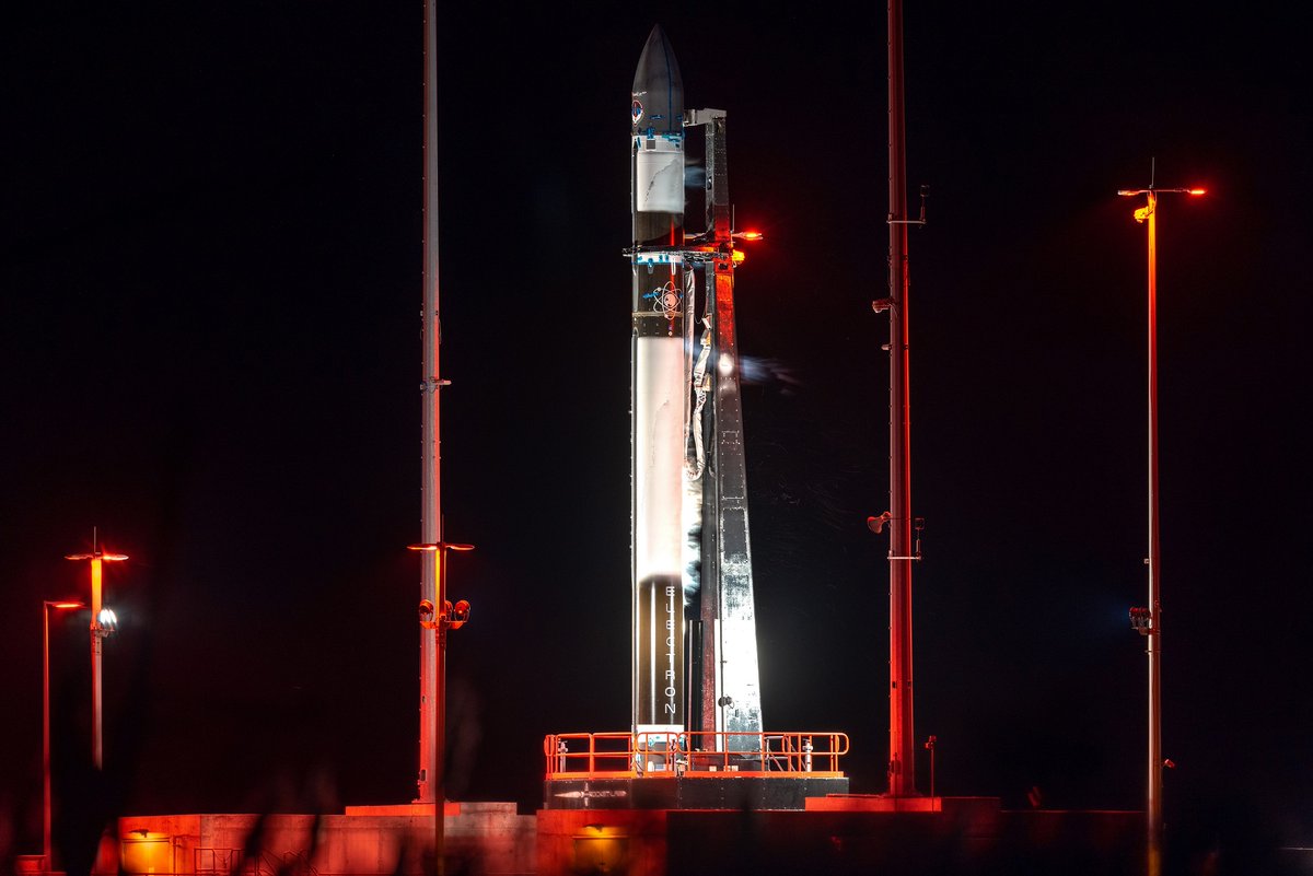 RocketLab's tweet photo. 🚀 Launch update 🚀Due to an incoming weather front bringing strong upper-level winds and unsettled conditions through the weekend, we are now targeting no earlier than Tues December 13 for our inaugural mission from Launch Complex 2 for @hawkeye360.    

📸 @TrevorMahlmann https://t.co/vherArGO6X