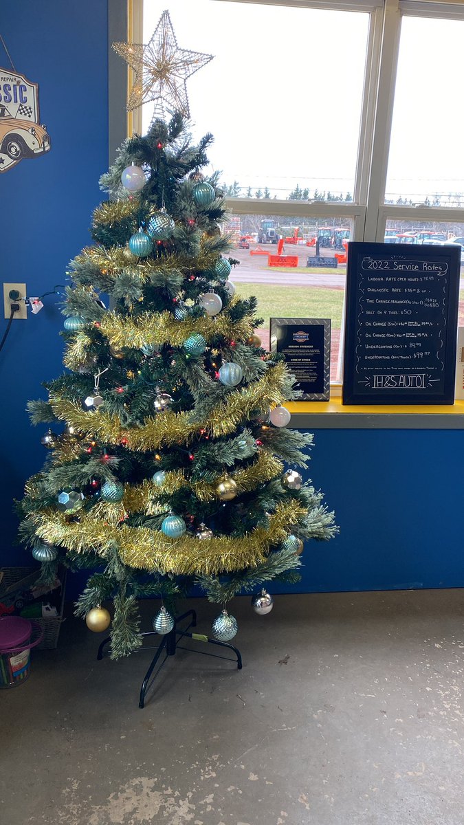 Our #christmastree is Willow approved  #carshop #mechanical