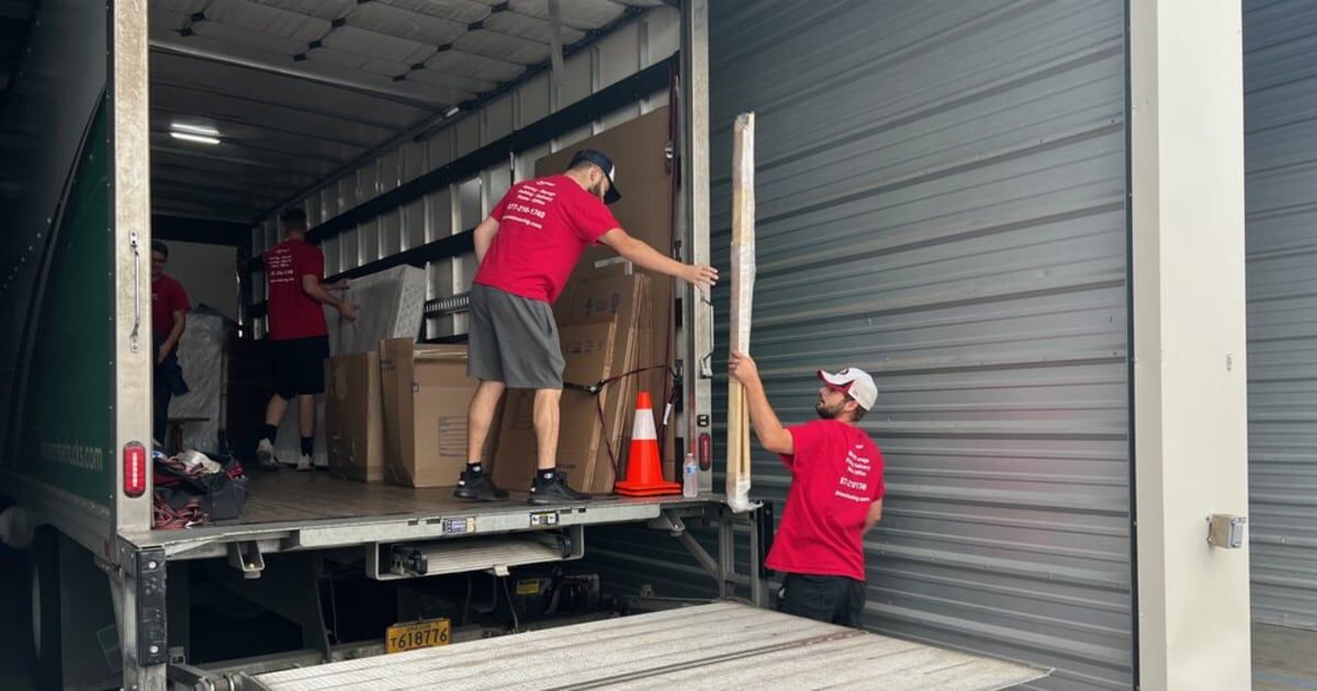 At PacWest, we emphasize teamwork and solving problems. Our professional and hardworking movers are trained to work in a team to make the job faster and more efficient. 

Planning a move soon? Call us today to get to know more about our services:

☎️ (877) 216-1740
