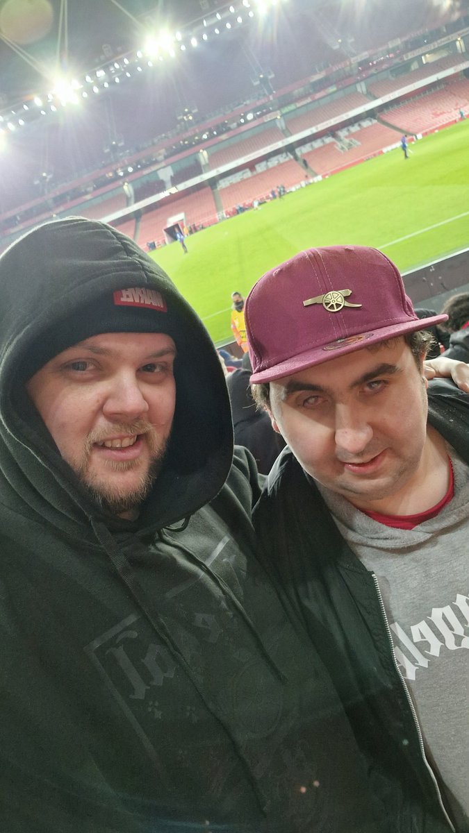 JONEZY39's tweet photo. Very Cold night back over the Ems 1-0 half time come on @ArsenalWFC let's finish the job #ForzaArsenal @clockendgeorge https://t.co/HKOk90dj8r