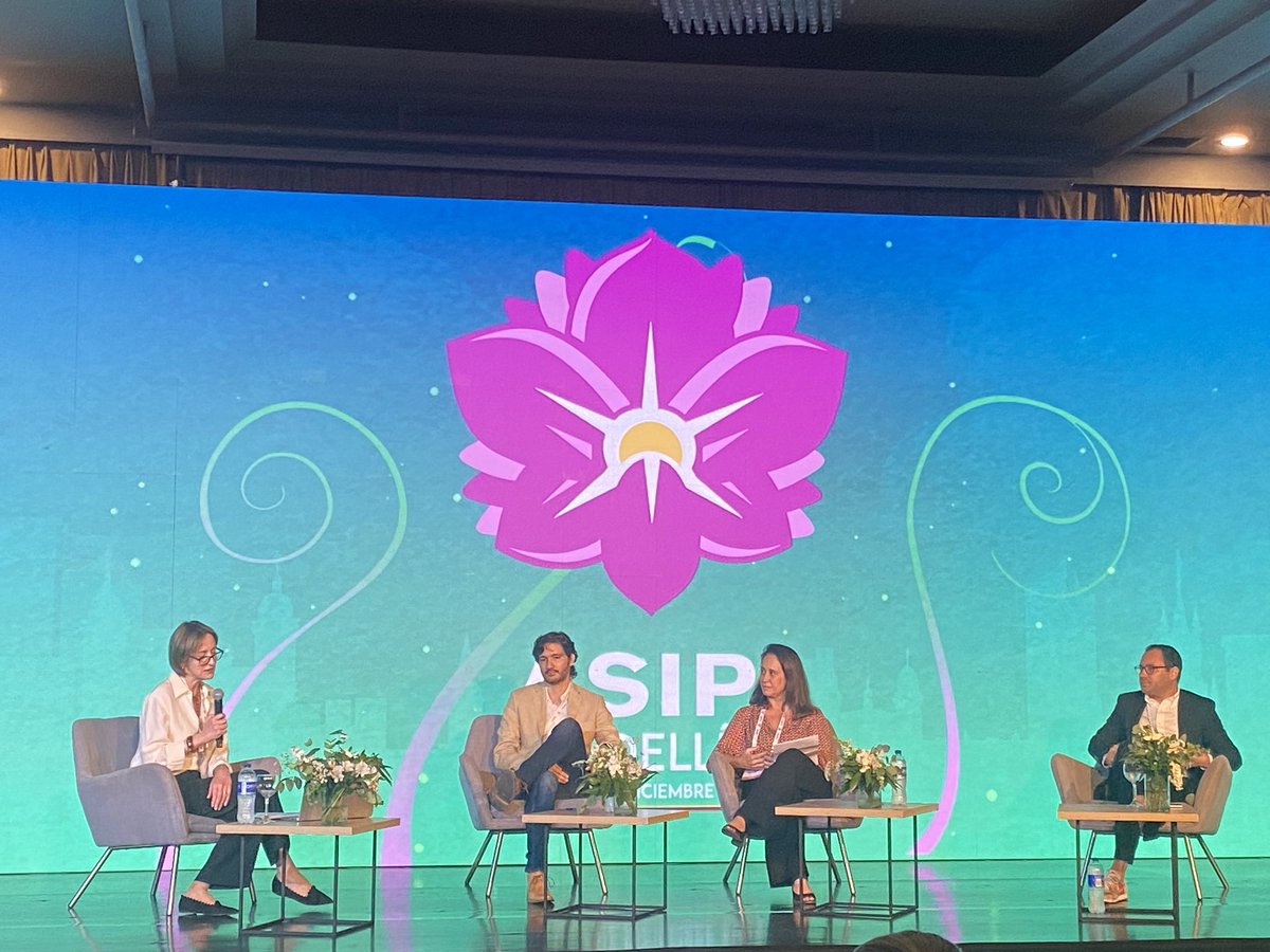Felipe Restrepo de la Asociación Deportivo Cali, Fernanda Magalhaes de Kasznar Leonardos Propriedade Intelectual, Miguel Muñoz de Muñoz-Lopez &amp; Associates y Noelle Jeanneret de Muñoz Jeanneret Alvarez y CIA. #asipimedellin