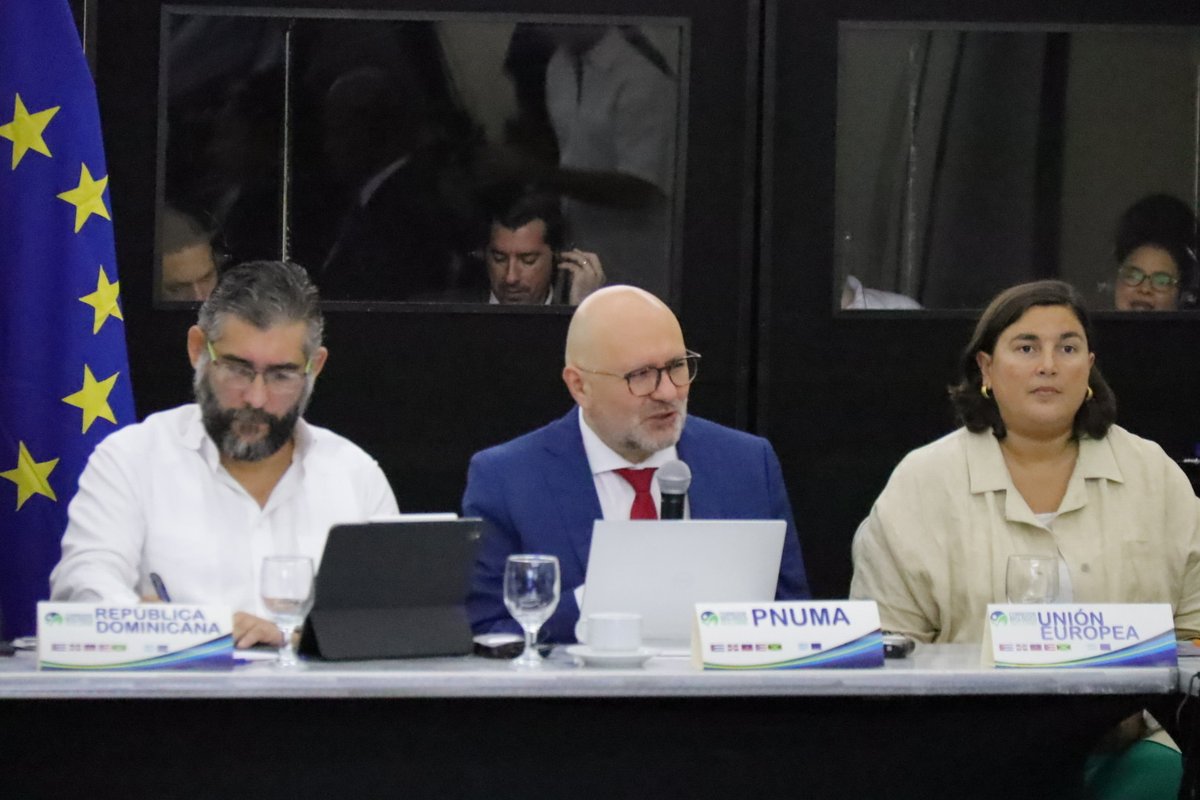UNEP_LatAm's tweet photo. El Corredor Biológico en el #Caribe, una iniciativa conformada por 🇨🇺🇩🇴🇭🇹🇯🇲 que refuerza la conectividad de ecosistemas marinos y terrestres, celebra 15 años y mira hacia el 2030 definiendo prioridades de conservación e identificando amenazas. Más en https://t.co/4RDBdWgu64 https://t.co/9QEJblYk63
