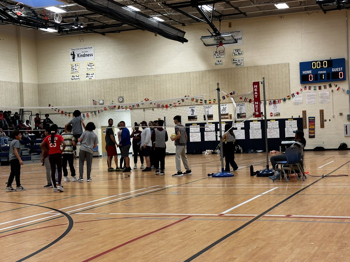 #onevoice#gms#volleyball #7thgradersvsstaff <a href="/GlasgowMS/">Glasgow MS</a>