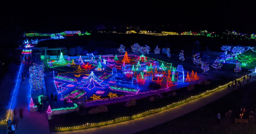 leessummitgo's tweet image. Holidays are wonderful, but they can cause inflation of the waistline and keep us cooped up. Here&apos;s our guide to seven outdoor holiday events to keep you happy, healthy and hiking (or at least walking) in Greater Kansas City. bit.ly/3VDygSz
#kansascity