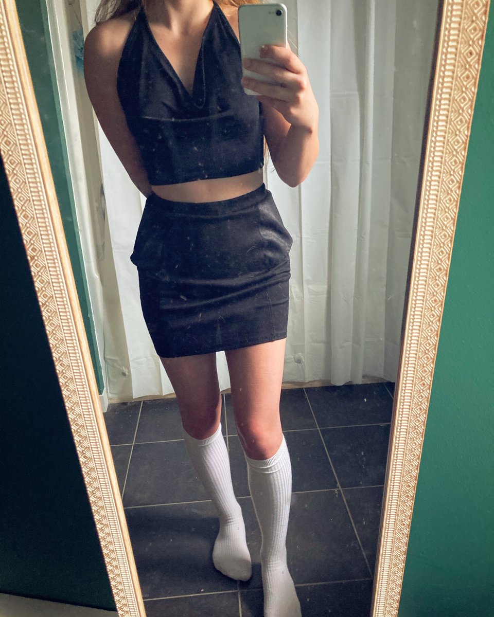 JuniperRayz's tweet photo. Feeling cute 🥰
Follow my Instagram:
@juniperrayz 
20% off content link in bio 🌶🔥
#babe #of #fff #feelingmyself #instagrambabe #instagram #spicy #kneehighsocks https://t.co/WmzN5OtOuX