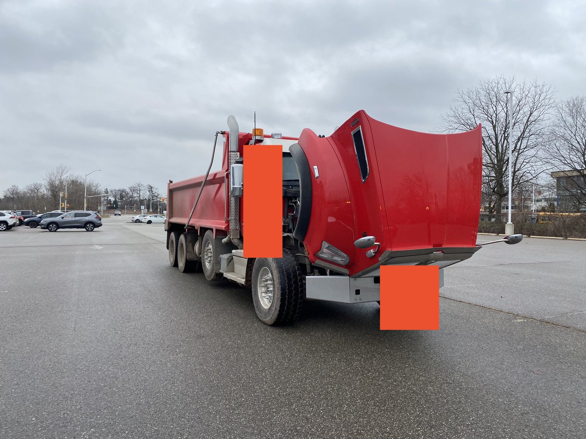 CstTaraso9345's tweet photo. Another #SPIF #DumpTruck stopped for not playing by the rules.  Driving down Bronte fully loaded, tarp not deployed; lift axle up.  

Truck overloaded on its axles, gross allowable &amp; tires.

Failing to use the lift Axle when loaded costs the taxpayer in xtra road repair. #CHARGED https://t.co/QZfS5XUI6A