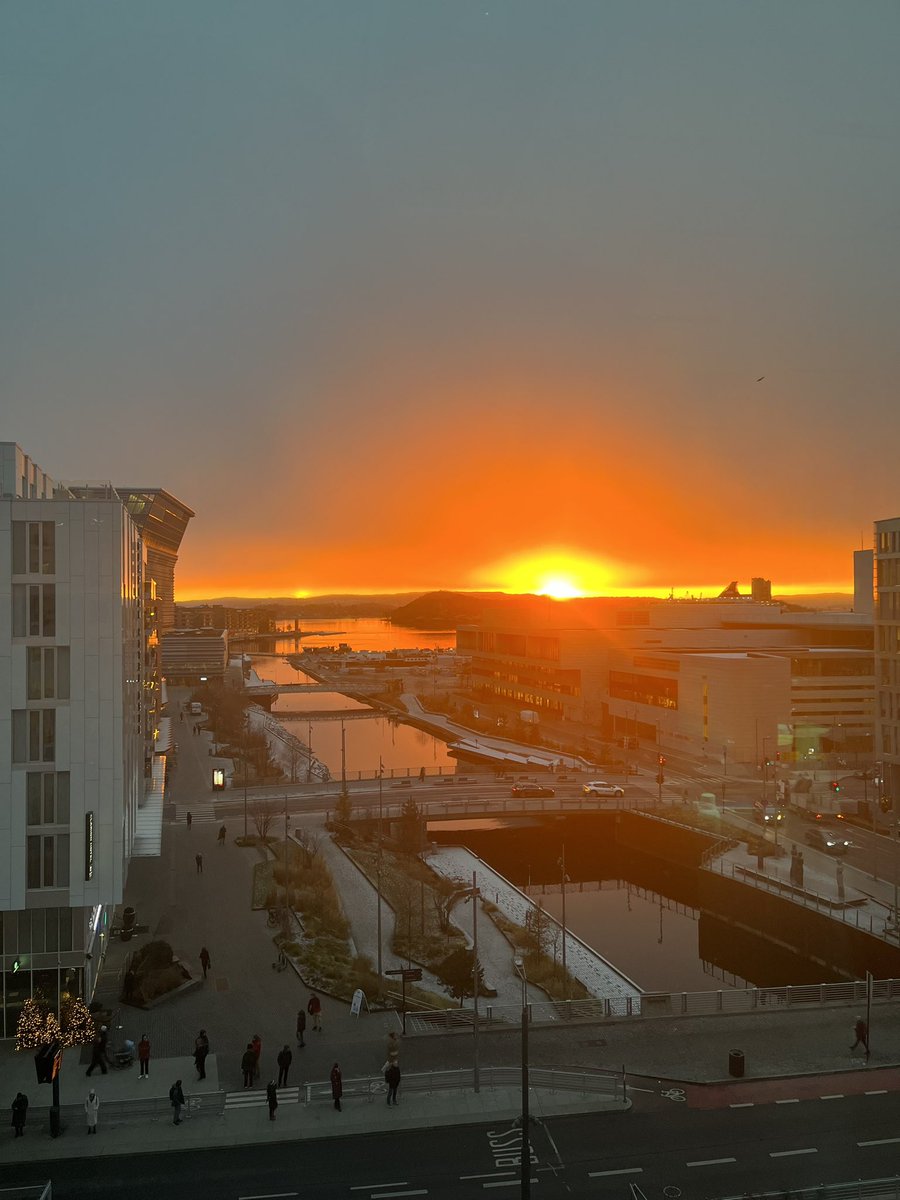 Helt ok soldnegang i Oslo i dag.