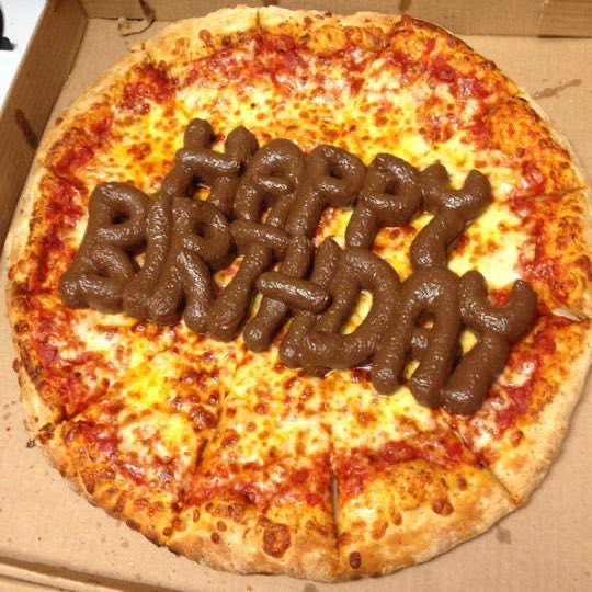 allrecipesqueen's tweet photo. Poop Birthday Pizza https://t.co/kgd8r3uhGR