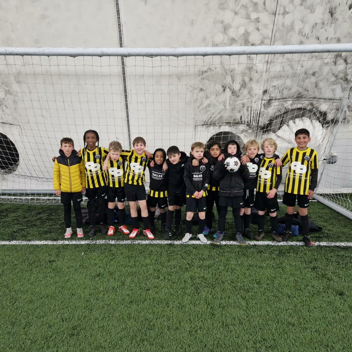 BalhamBallers's tweet photo. 💫Proud 💫

This evening the U9s &amp; 12s played against QPR's Academy. 

A great opportunity for our players to compete against the very best talent in our area and both teams gave a great account of themselves.....we're super proud!! 

Well done Ballers! 

#LearnPlayEnjoy https://t.co/HBkK90BBqJ