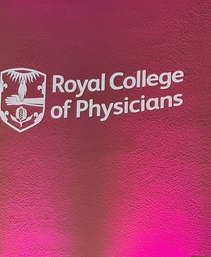 A wonderful day @RCPLondon. Feeling humble and proud to be on the panel for the 'Open Forum'. Great to meet many friends and colleagues. Well done to the @RCPhysicians team for organising the day! @DrSarahClarke @CathrynmEdwards @jfdwolff @RebDCruz @RCPL_trainees @UKGastroDr