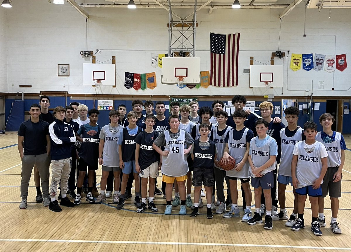 Great time working with the 8th grade team today #sailorsbball #wego <a href="/OMS_NY/">Oceanside MS</a> <a href="/osdAthleticdept/">OSD Athletics, Physical Education and Health</a>