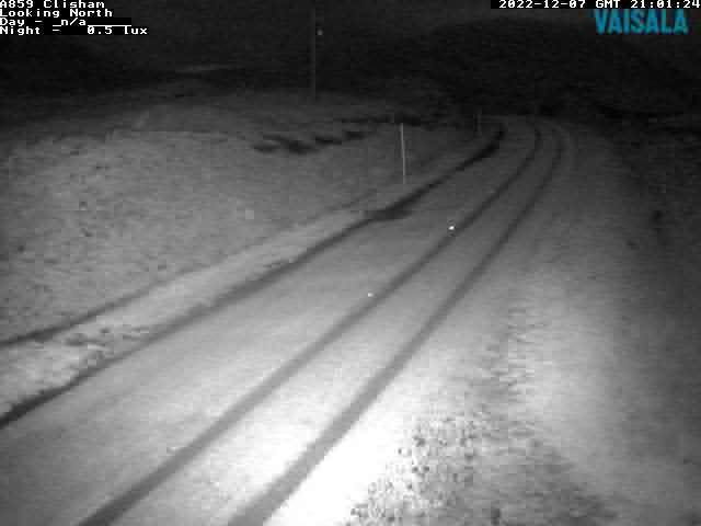gmrpetricca's tweet photo. #Snow on the road from the #Clisham camera of @cne_siar.
https://t.co/I1sdDPHFn1…
#Barvas seems to be clear, but the radar is seeing snow and mixed precipotation showers all over N #Scotland. #OuterHebrides https://t.co/yJ9x03lv8I