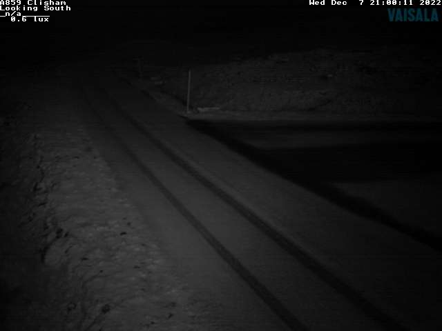 gmrpetricca's tweet photo. #Snow on the road from the #Clisham camera of @cne_siar.
https://t.co/I1sdDPHFn1…
#Barvas seems to be clear, but the radar is seeing snow and mixed precipotation showers all over N #Scotland. #OuterHebrides https://t.co/yJ9x03lv8I