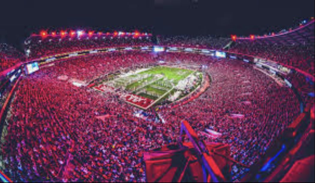 OMG🤯!!! Very blessed and truly excited to say I have received an offer from The University of Alabama <a href="/AlabamaFTBL/">Alabama Football</a> <a href="/HolmonWiggins/">Holmon Wiggins</a> <a href="/CoachXBrown/">Xavier Brown</a> <a href="/CoachSamuels11/">Gabe Samuels</a> @CoachMartinezDV @Duncanville_Fb <a href="/D4Mojo36/">Marjahn Moore</a> #Rolltide🐘