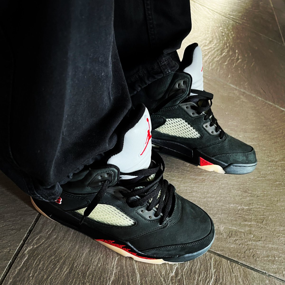 sneakermafia777's tweet photo. SUPREME × ACG👑
DIOR💎
Nike WMNS Air Jordan 5 Retro GORE-TEX Off-Noir GOT’EM👟✨
@nike 👑
#supreme
#nikeacg
#dior
#nike
#airjordan5retro
#goretex
#offnoir
#still
#SNKRSKickCheck #snkrskickcheckjp #yesnike #inmyjs https://t.co/6y6xKrzLvN