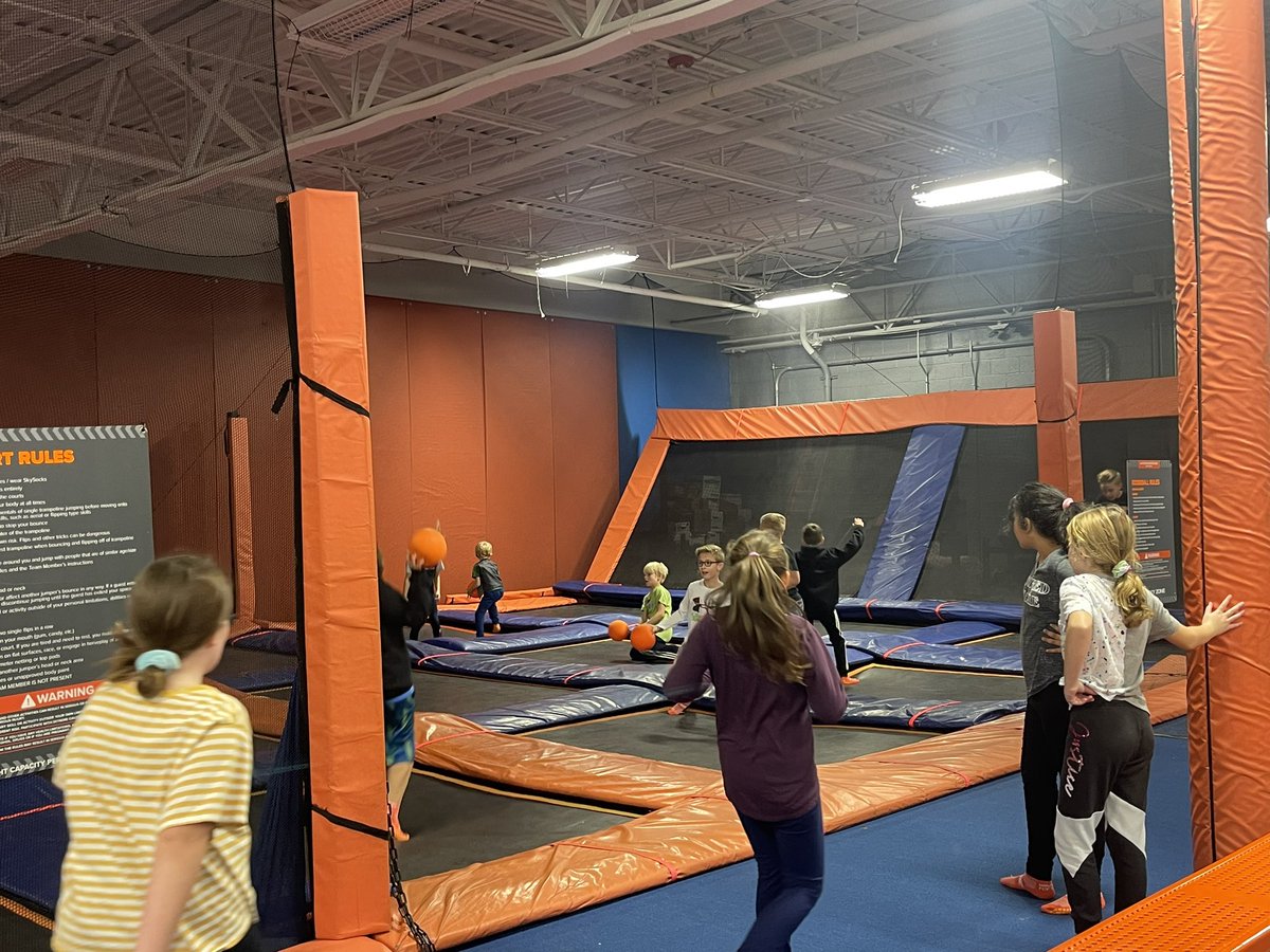 HodgeHawks's tweet photo. @SkyZone_Fenton thank you so much for hosting our fundraiser reward today, everyone had a blast! #HawksSOAR https://t.co/LZoDLGR9Kt