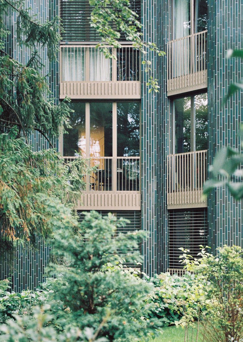 jm_buru's tweet image. Arquitectura Orgànica

🔸Steinwiesstrasse/Irisstrasse
     Housing (2011-15) #Zürich
::: Edelaar Mosayebi Inderbitzin
     Architekten
📸Laura Bonell

#MiercolesEnladrillado #Arquitectura #Architecture #Architektur #design #brick