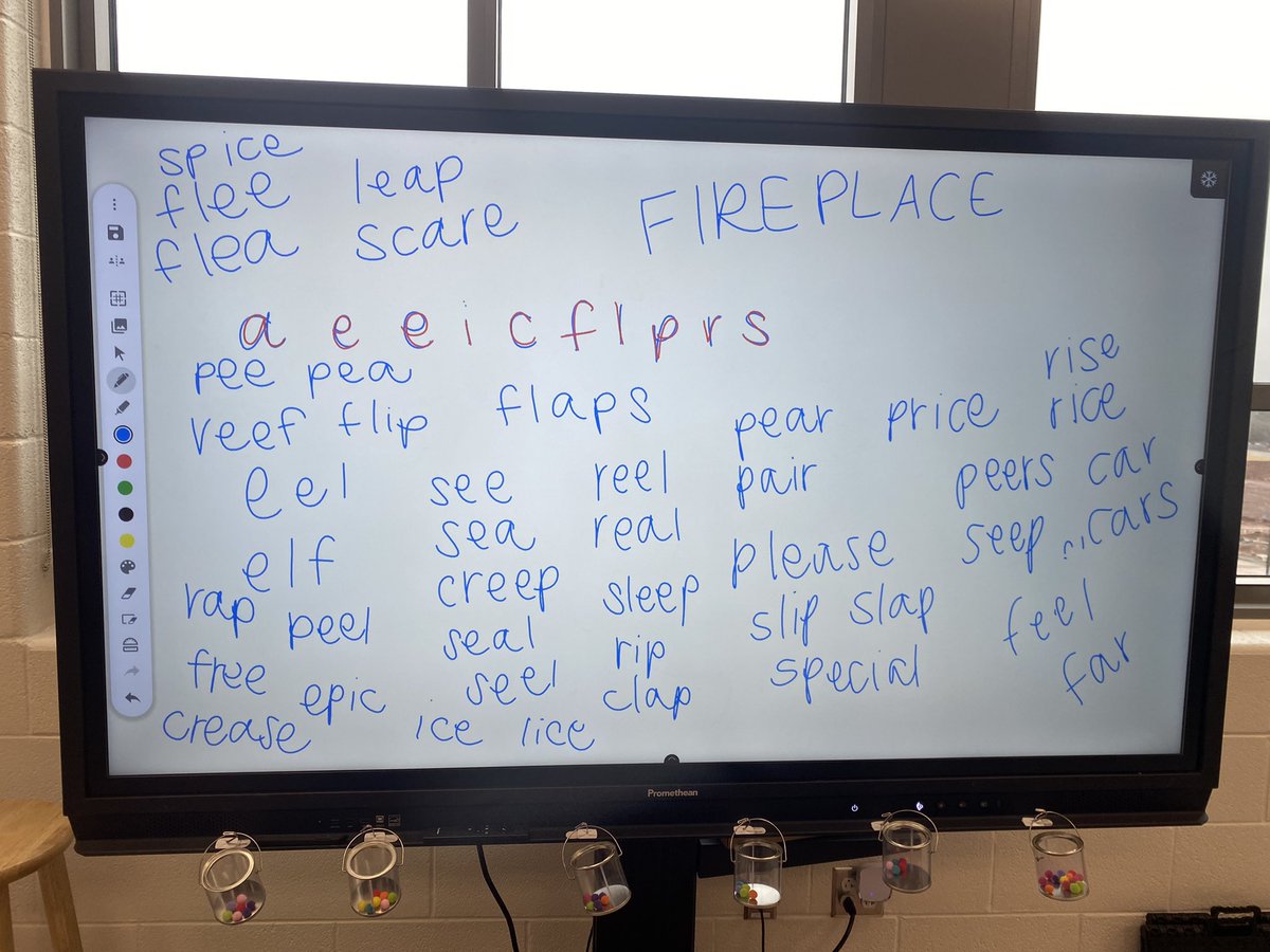 engeleducates's tweet photo. @AlexisPhan3 always makes learning fun! From@probability to mystery words, we are so lucky to have her in our room! ❤️🦈 #TeamThompson https://t.co/n2mv9Fs2Tn