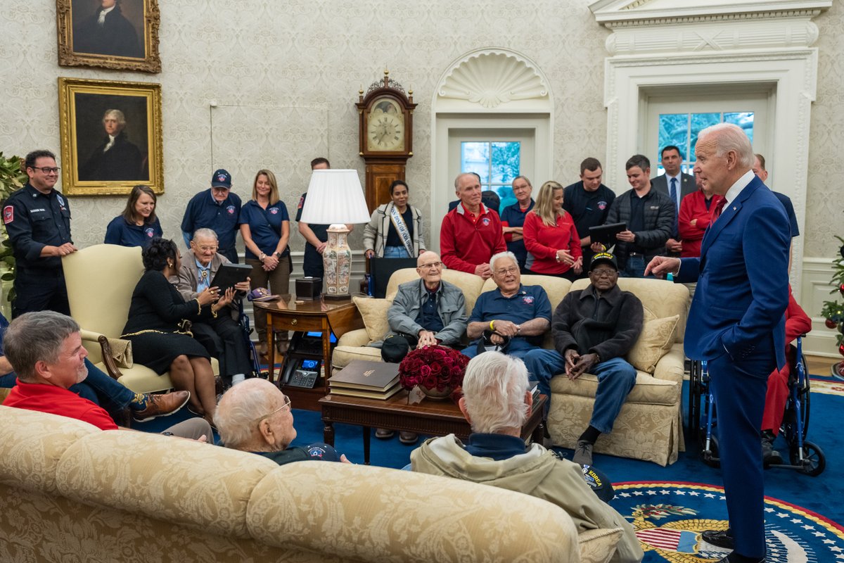 WhiteHouse46's tweet photo. President Biden greeted a group of World War II veterans at the White House today. https://t.co/LgSPD7LH8L