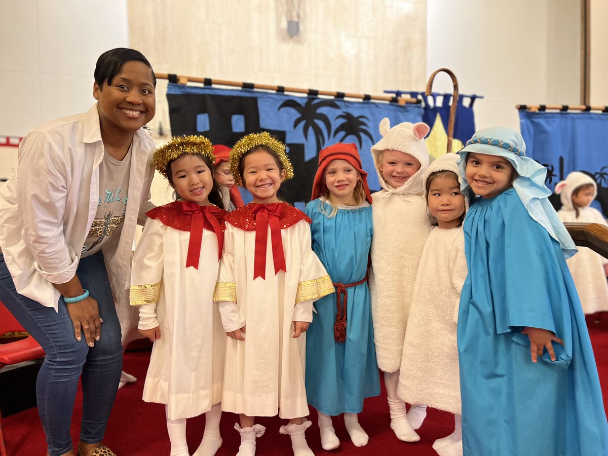 MiniSaintsCoach's tweet photo. So blessed to have these Kindergartners on our cheer team!!!! https://t.co/7EnOOyjIJA