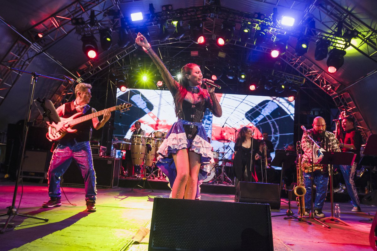 #tb #Cervantino  

El pasado 21 de octubre tocamos el cielo en el concierto de <a href="/losdeabajomx/">Los de Abajo</a> durante el #50FIC, gracias a la impresionante interpretación de la banda y la voz de Tania Melo, #MujerCervantina, pudimos rockear en Los Pastitos al son del ska.  

 #16díasdeactivismo