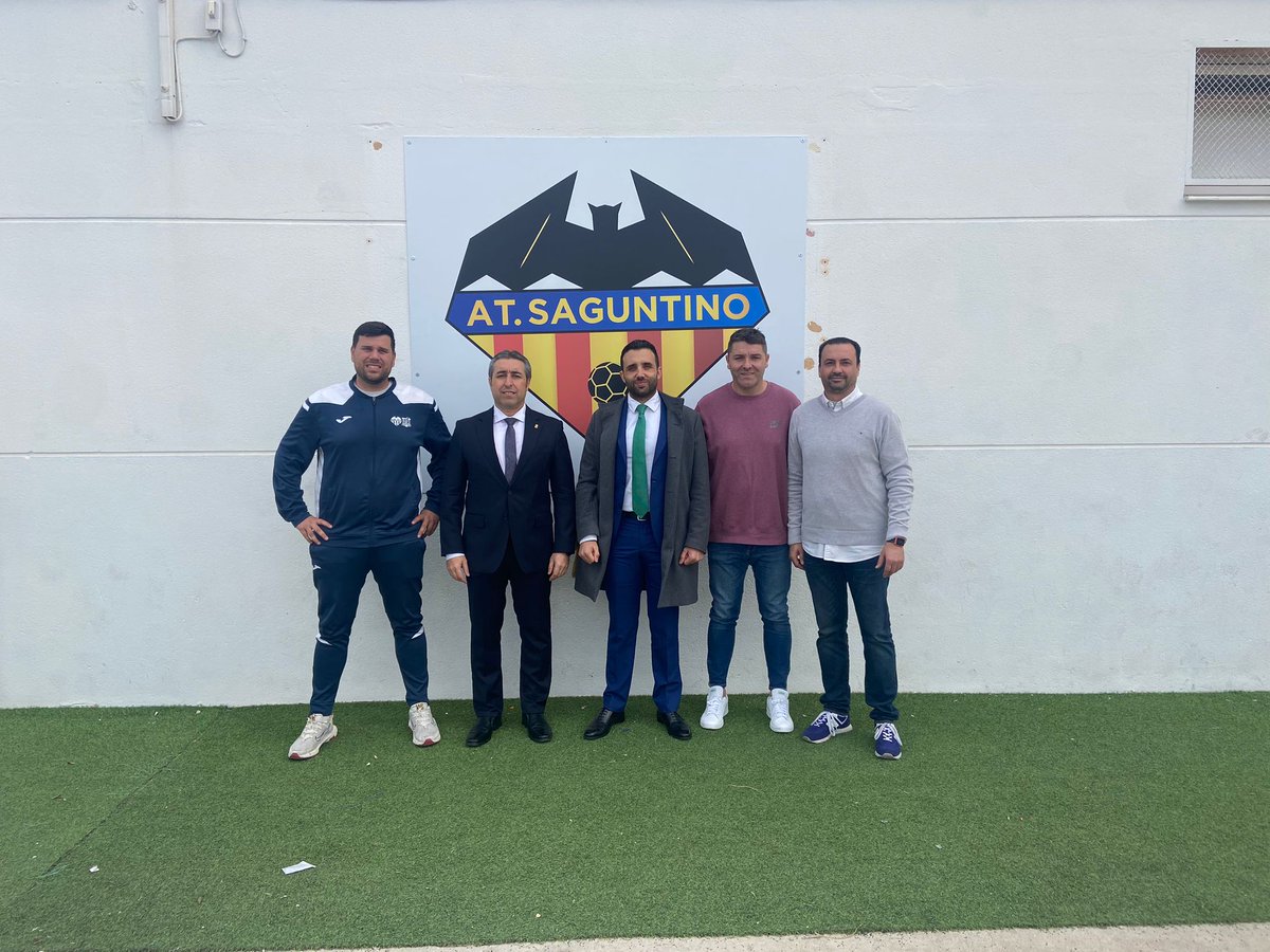 Ayer fue la presentación de la escuela del #AtléticoSaguntino <a href="/AtSaguntino_Esc/">Academia At. Saguntino</a>. 🤩❤️💙⚔️

El club quiere agradecer las presencia del Alcalde de Sagunto, <a href="/dariomlerga/">Darío Moreno Lerga</a>, así como la del Concejal de Deportes, Javier Timón. 🤗