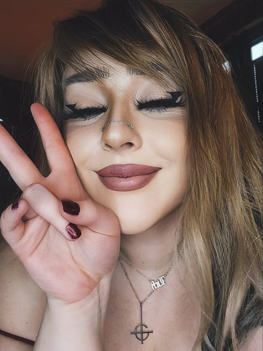 Lichlings 🖤 on Twitter: "I did it! I was hot on camera!"