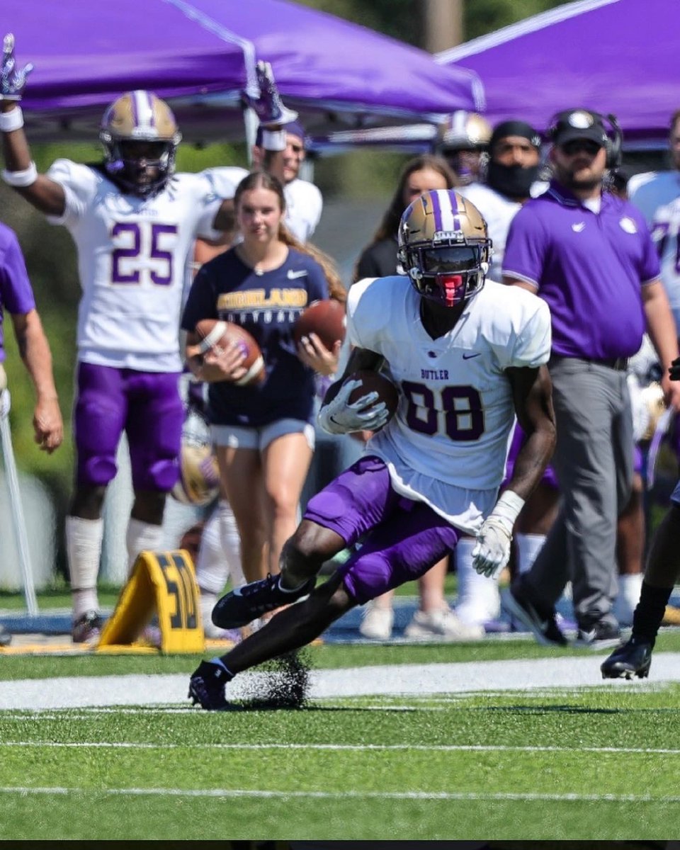 CoachBkShurelds's tweet image. Jeremiah Payton @paytonsho_
 6'2 185 WR
2 for 2 (Dec Grad)
Finished at Butler w/ 28 rec for 381 yards and 2 TDs, 13.6 avg
HM All KJCCC
The Miami BB played a major role in our Top 10 Offense. Ability to Stretch the field was displayed OFTEN.Would be A STEAL
hudl.com/v/2Jjf4Y